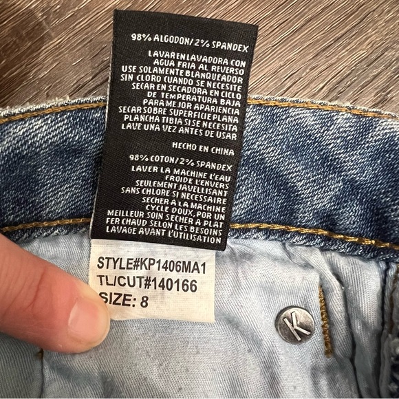 Kut from the Kloth Catherine Boyfriend Jeans Size 8 Womens Distressed Stretch - Picture 9 of 12